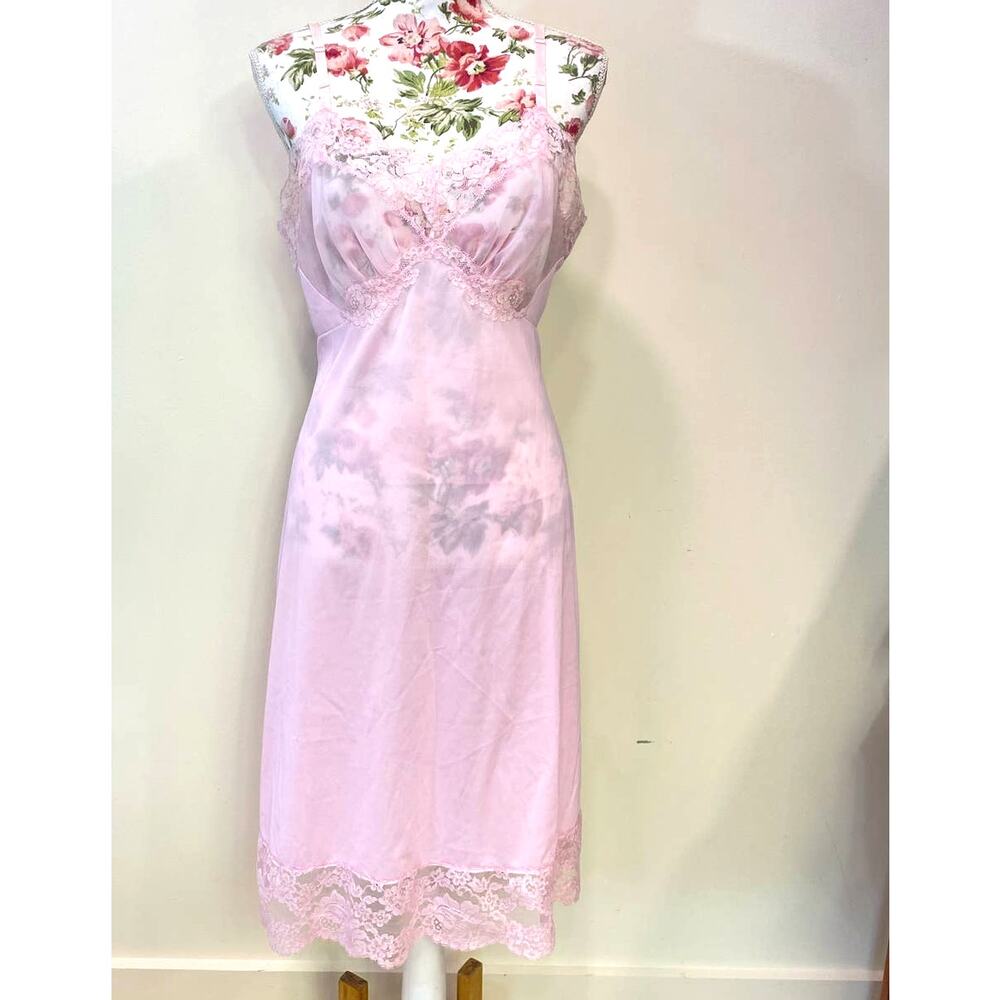 Vtg Pink Vanity Fair, USA Union Made, Lace, Tricot Nylon 26